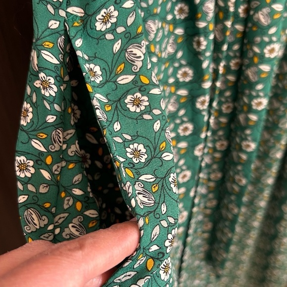 Max Studio Green Ditsy Floral Midi Dress Size Medium - Picture 10 of 13